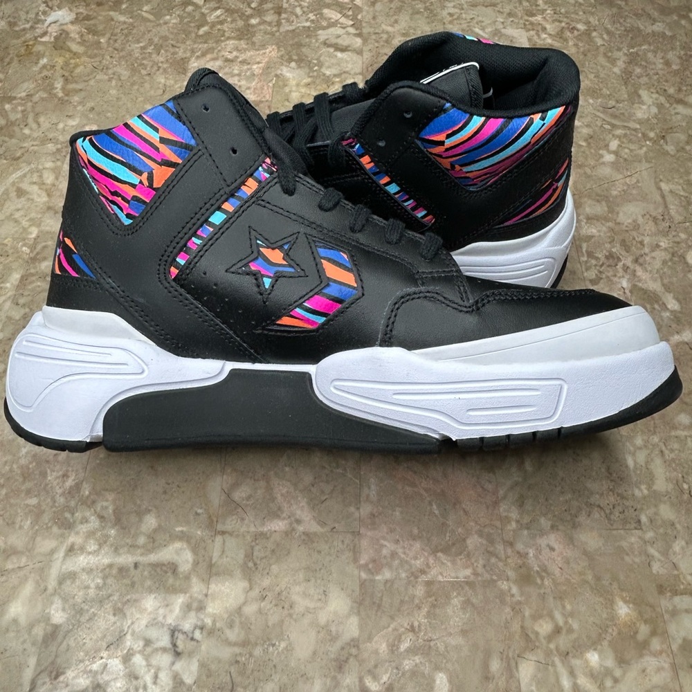Converse Mens Black Athletic Shoes with Multicolor Accent
